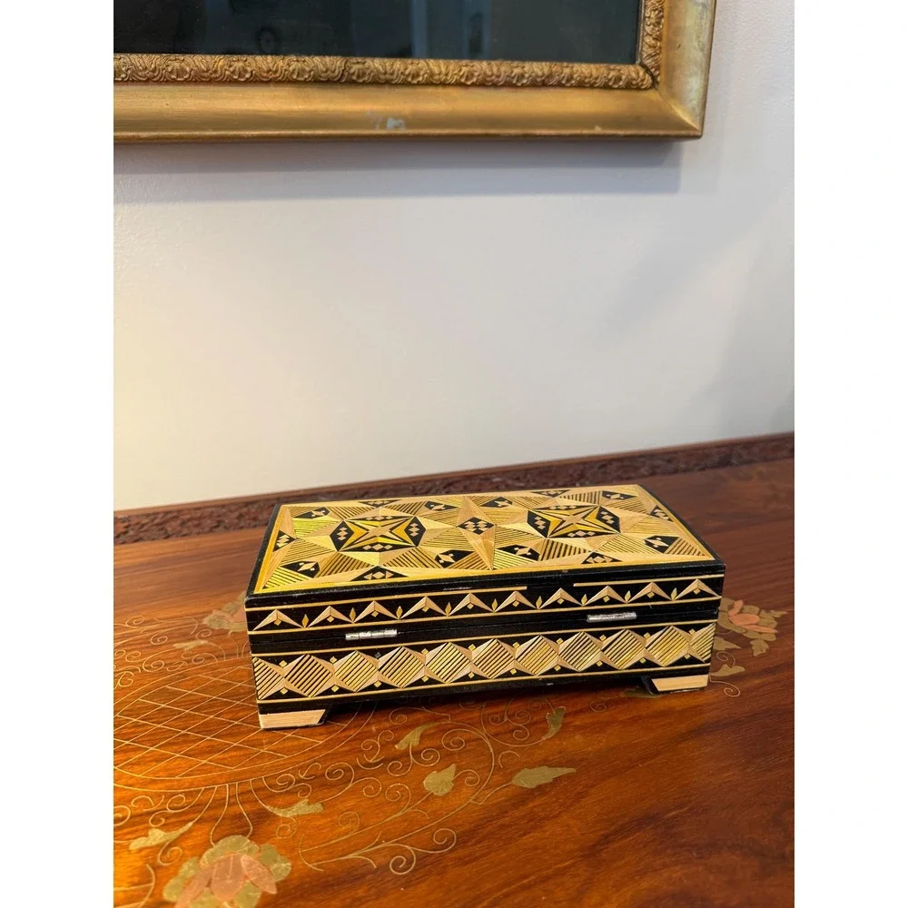 Vintage Russian Straw Marquetry Box‎